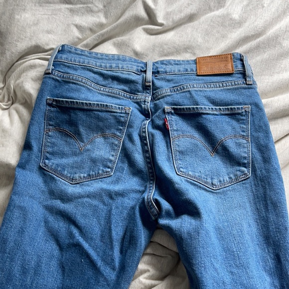 Levi’s high rise jeans - Picture 3 of 4